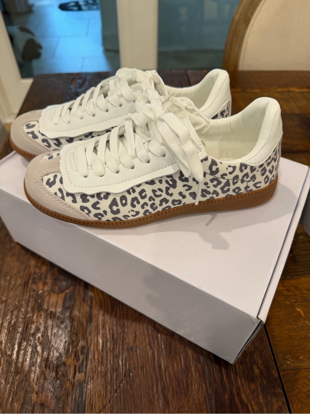 Acegolfs White Leopard Print Low-Top Golf Shoe 5.5